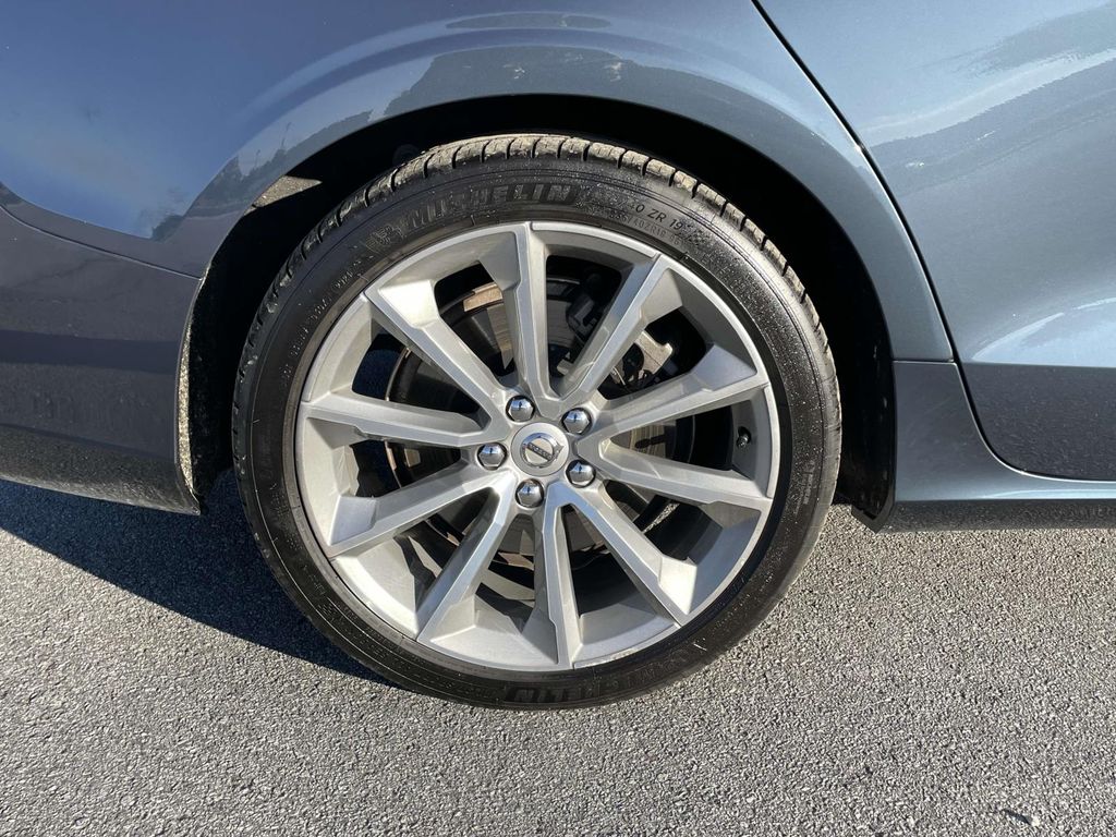 2020 Volvo V60 T5 Momentum photo 28
