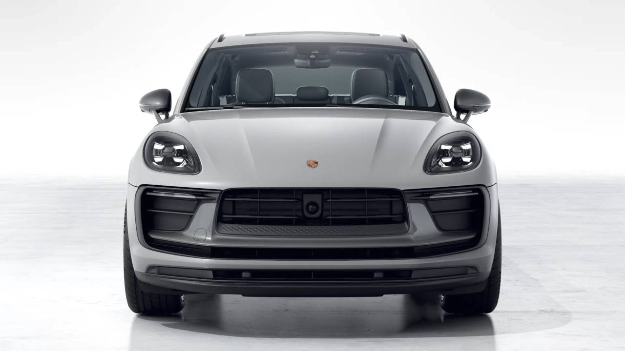 2026 Porsche Macan T photo 8