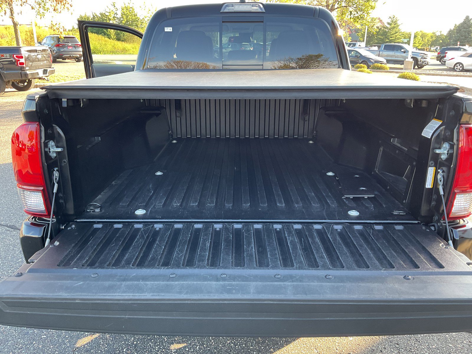 2023 Toyota Tacoma SR5 photo 22