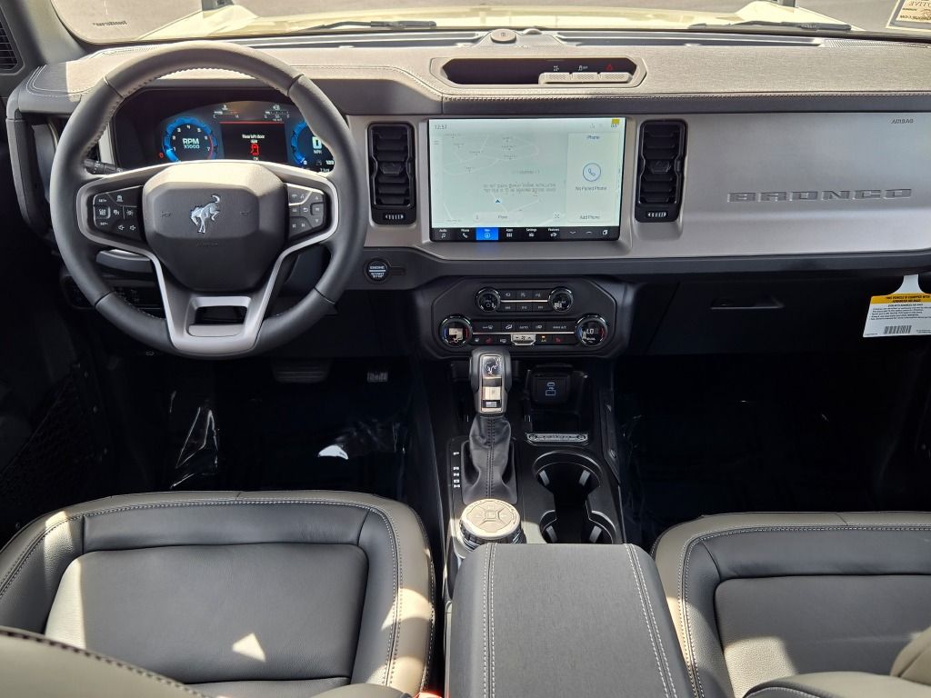 2025 Ford Bronco Outer Banks photo 15