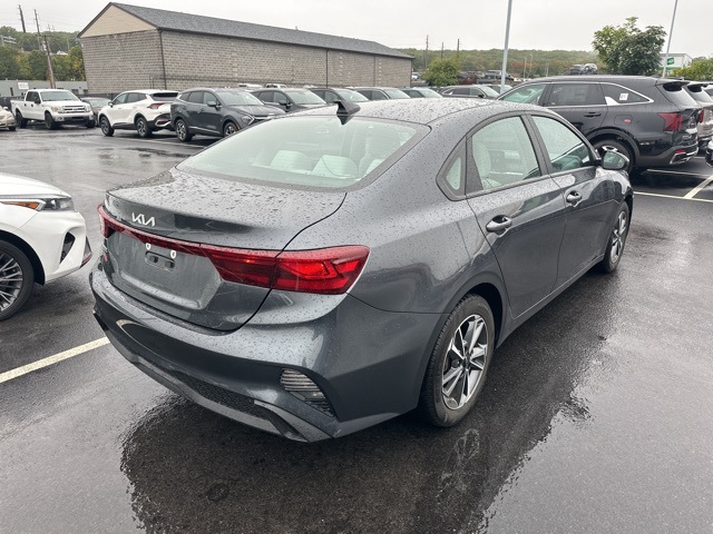 2023 Kia Forte LXS photo 4