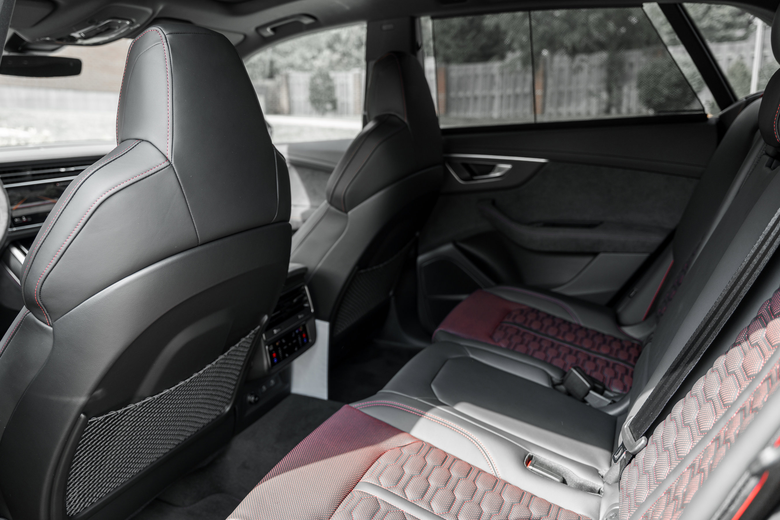 2025 Audi RS Q8 photo 23