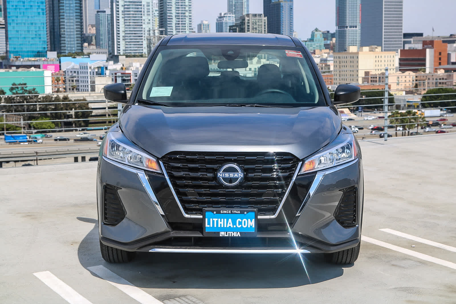 2025 Nissan Kicks Play S photo 2