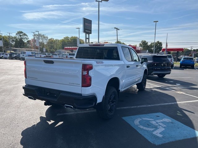 2026 Chevrolet Silverado 1500 Custom Trail Boss photo 2