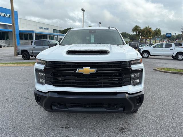 2025 Chevrolet Silverado 2500HD photo 2