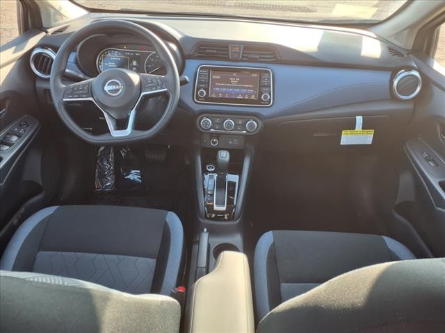 2025 Nissan Versa 1.6 SV photo 3