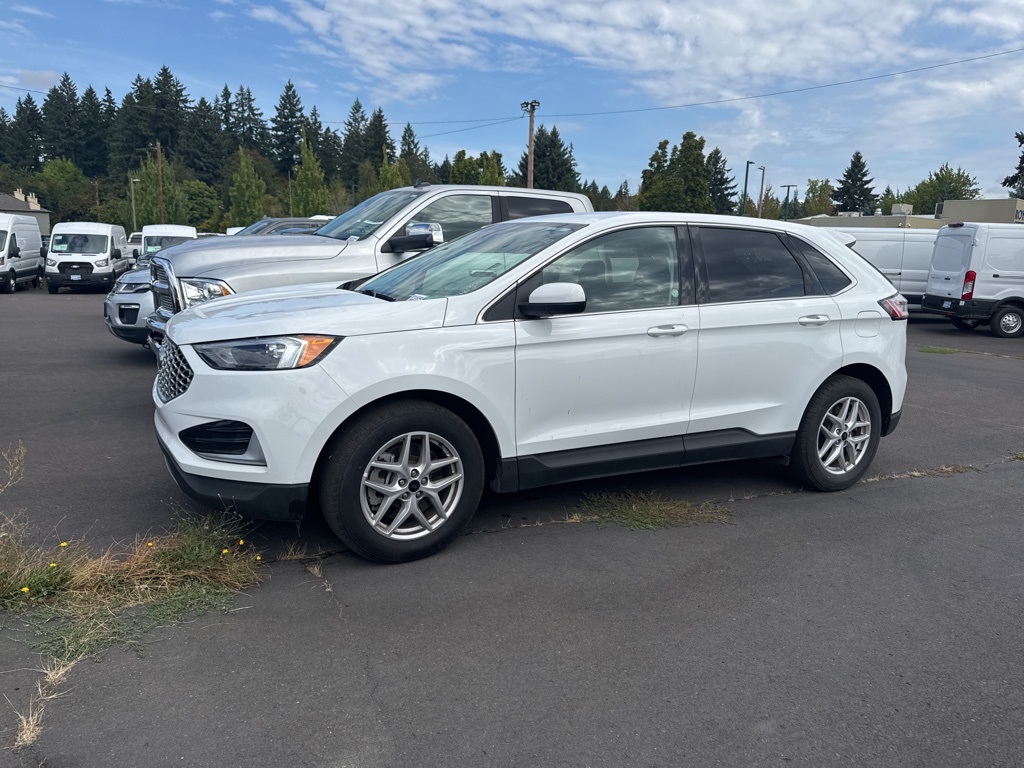 2024 Ford Edge SEL photo 2