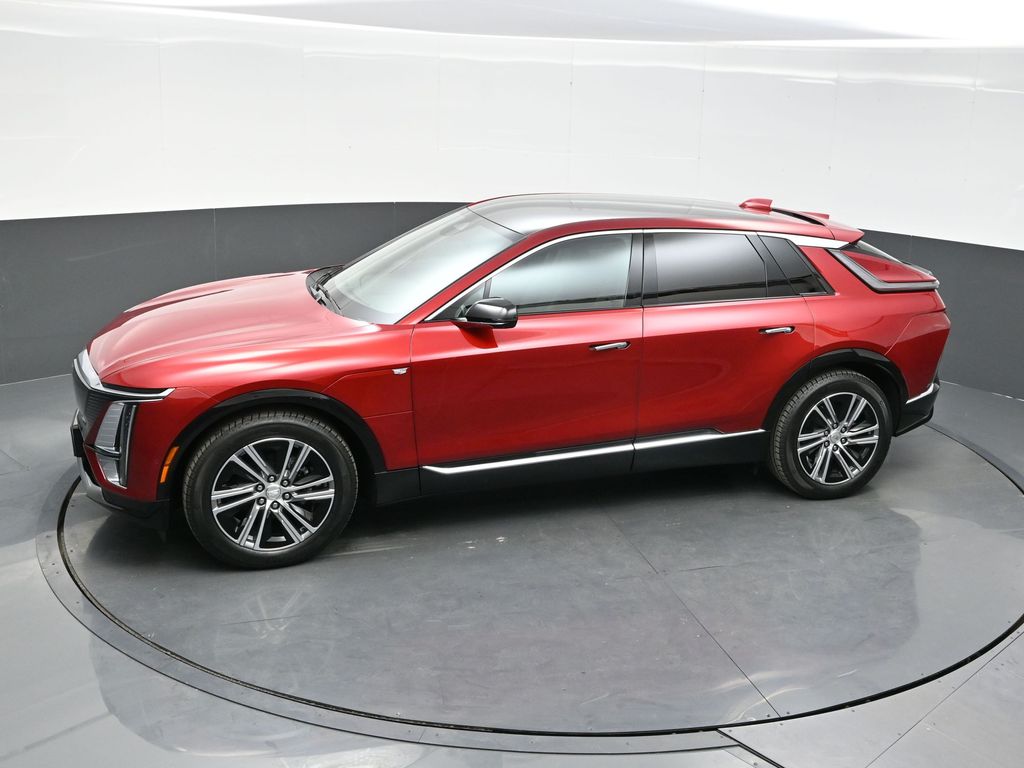 2025 Cadillac Lyriq Luxury photo 25