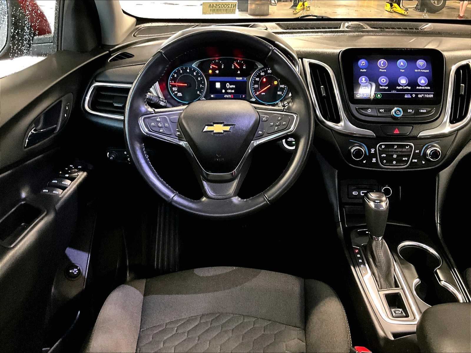 2020 Chevrolet Equinox LT photo 17