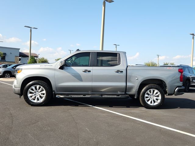 2024 Chevrolet Silverado 1500 Custom photo 2