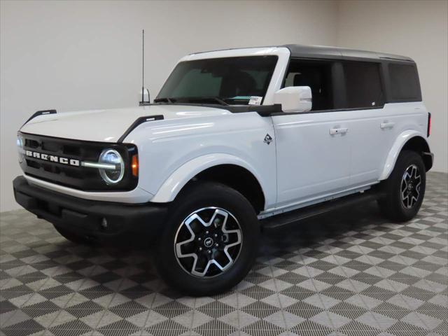 2022 Ford Bronco 4-Door Outer Banks's photo