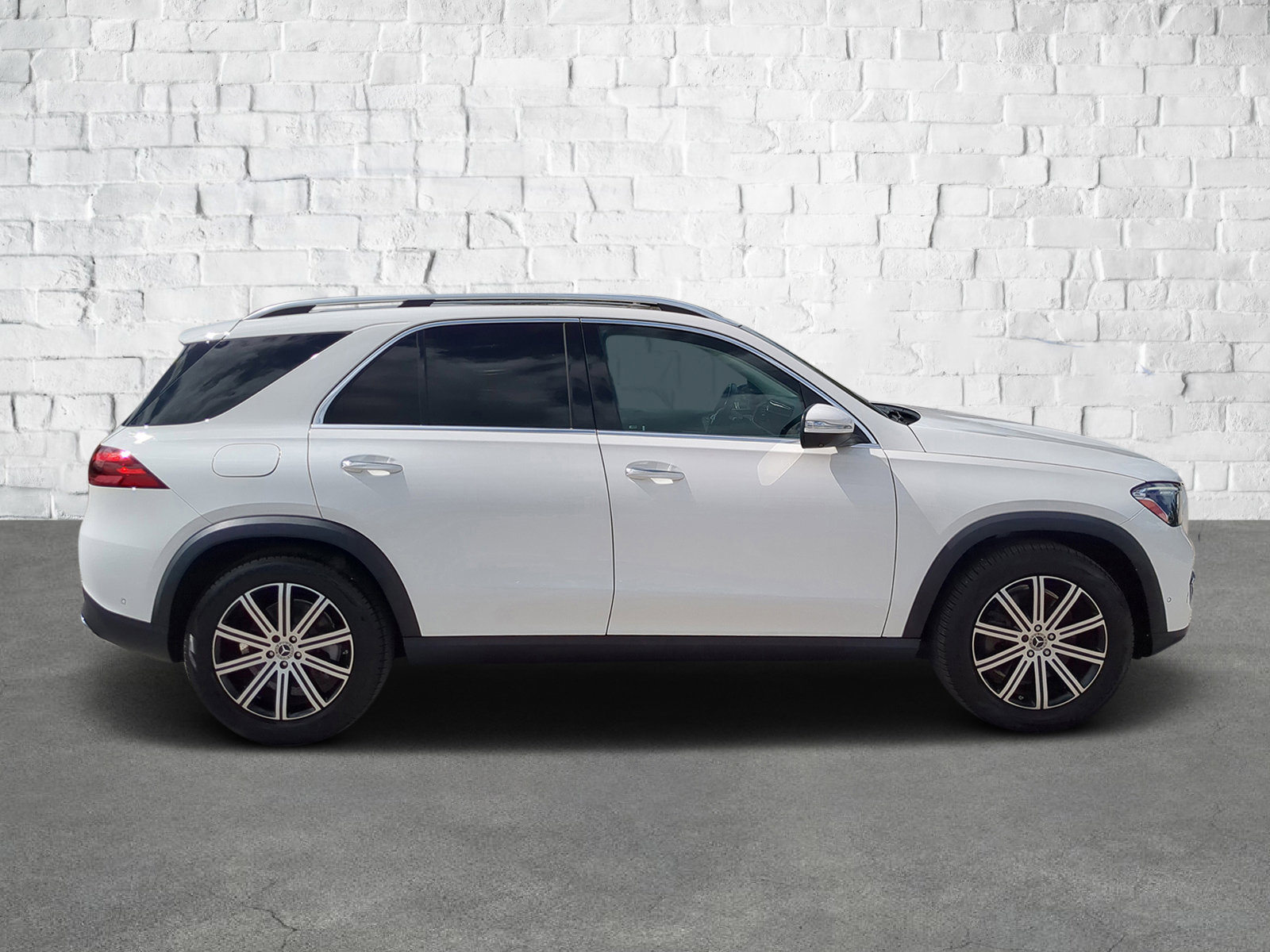 2024 Mercedes Benz GLE 450 4MATIC photo 2
