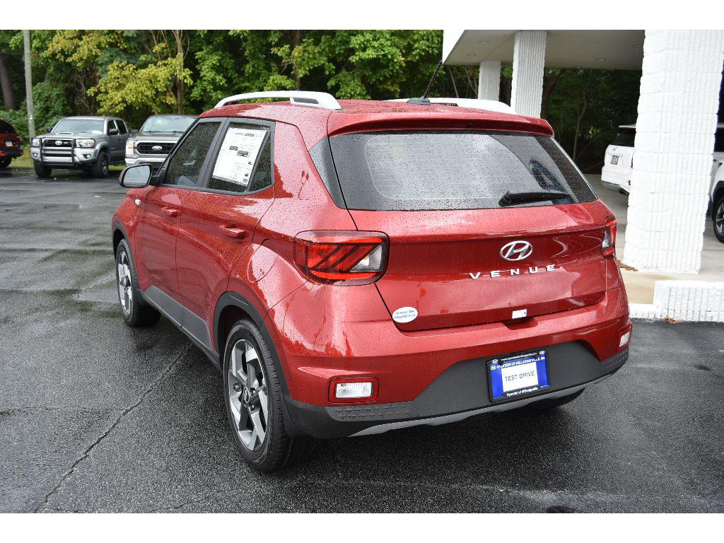 2025 Hyundai Venue SEL Limited photo 3