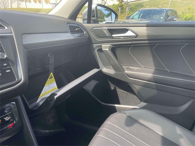 2024 Volkswagen Tiguan SE Wolfsburg Edition photo 30