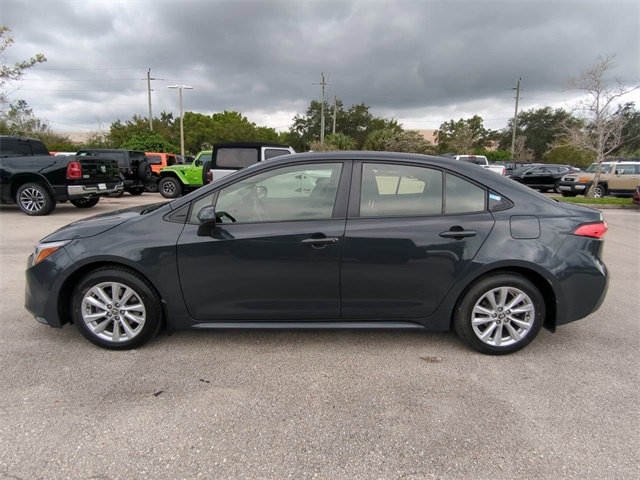 2023 Toyota Corolla Hybrid LE photo 8