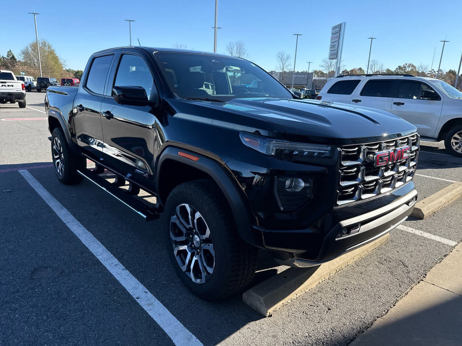 Used 2024 GMC Canyon AT4 with VIN 1GTP6DEK5R1274140 for sale in Little Rock