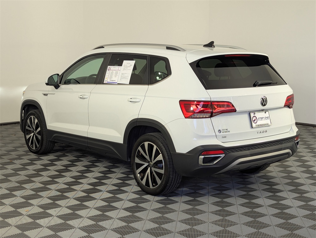 2023 Volkswagen Taos SE photo 4