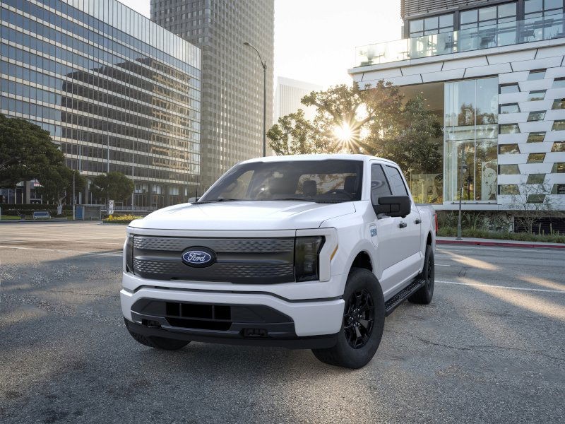 2025 Ford F-150 Lightning XLT photo 3