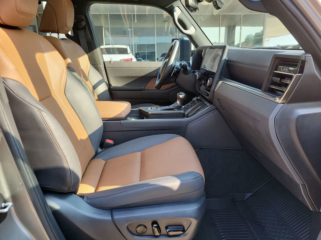 2024 Lexus GX 550 Luxury photo 29