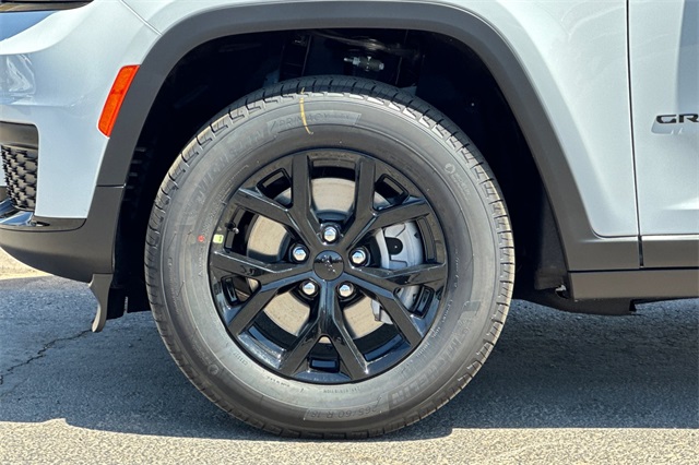 2025 Jeep Grand Cherokee Altitude photo 25