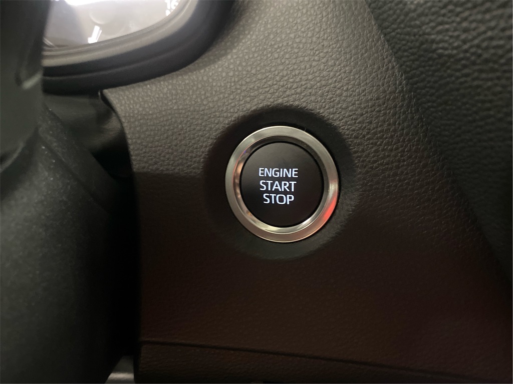 2025 Toyota Corolla LE photo 6