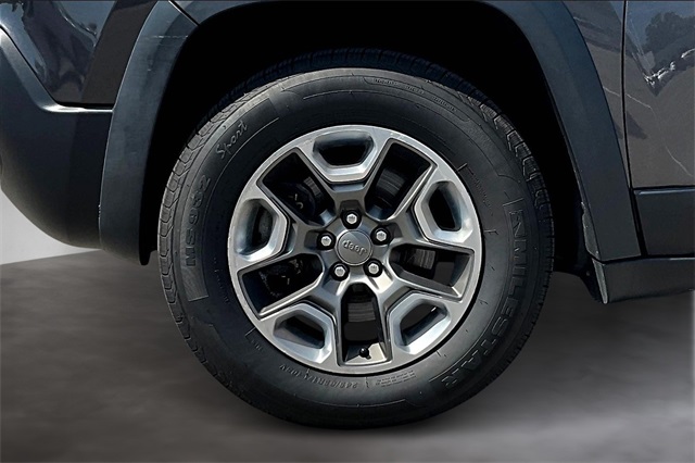 2019 Jeep Cherokee Trailhawk photo 9