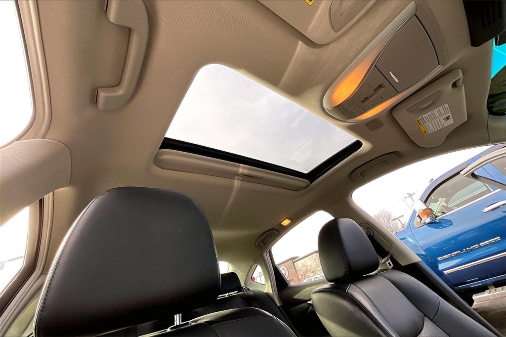 2019 INFINITI Q70 - Image 20