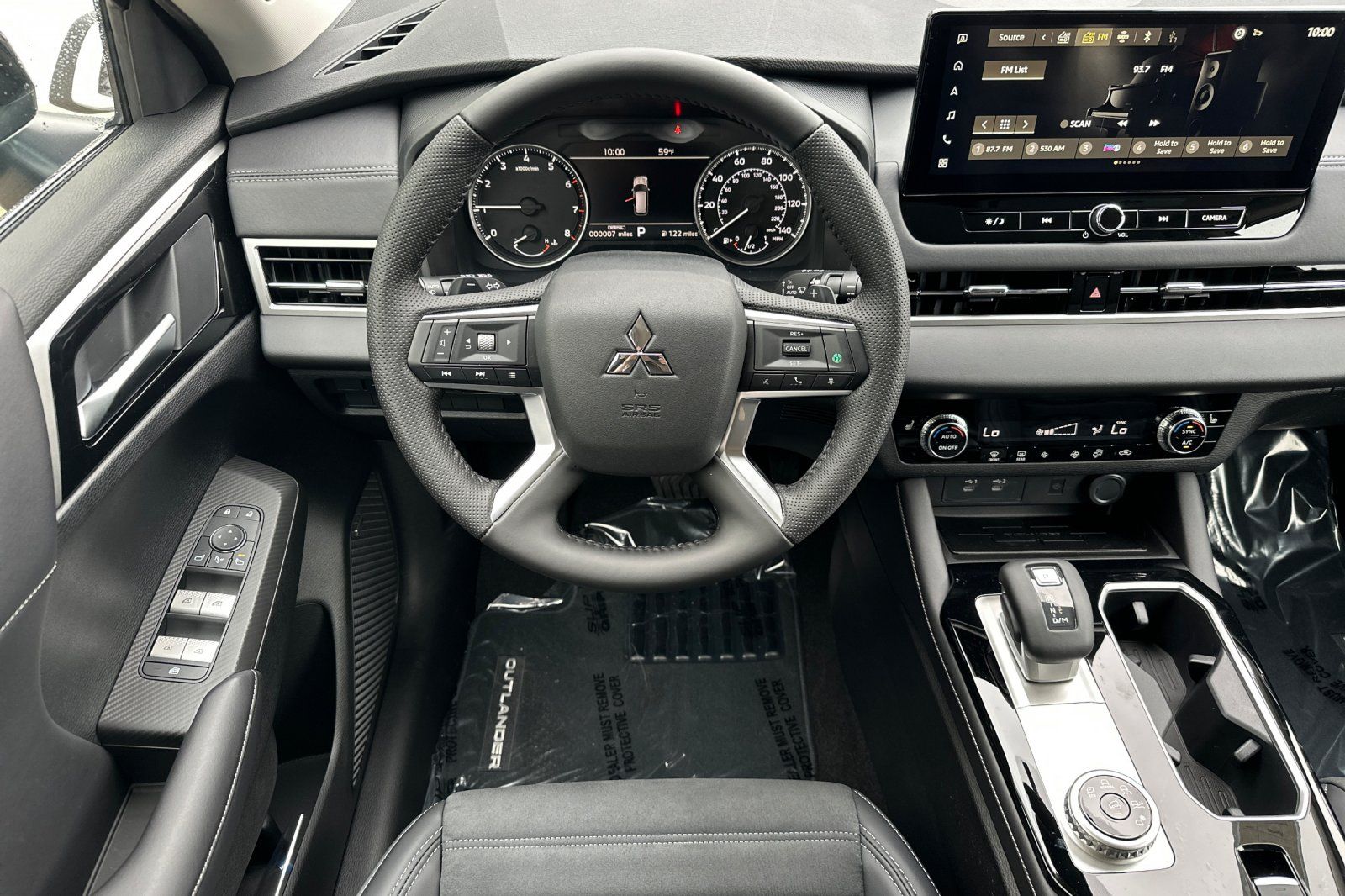 2025 Mitsubishi Outlander SE photo 13