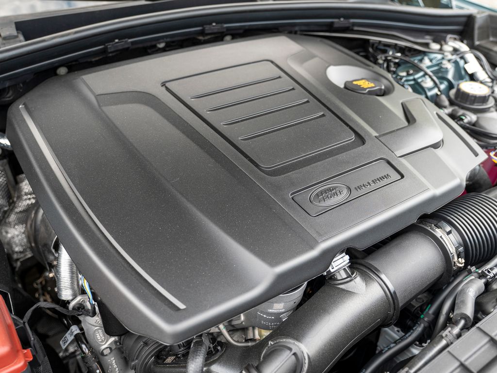 2026 Land Rover Range Rover Velar SE photo 22