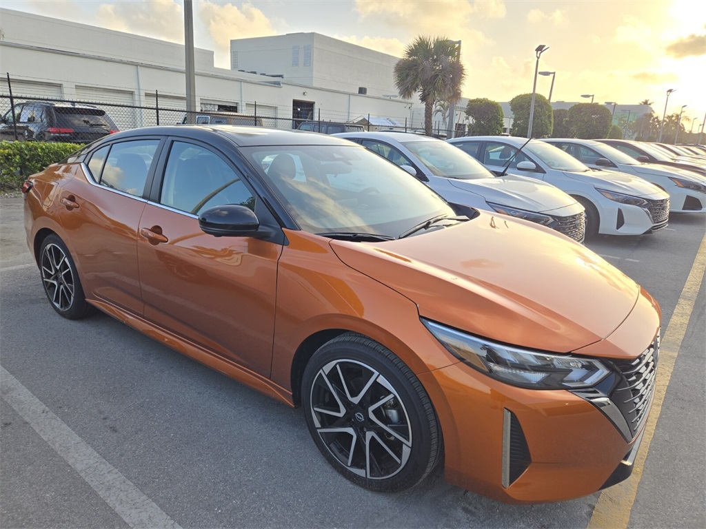 2025 Nissan Sentra SR photo 2