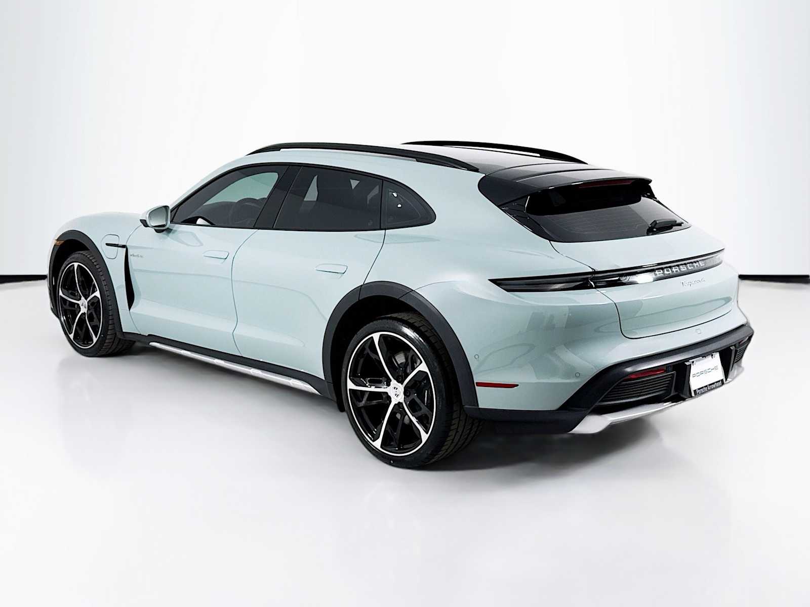 2025 Porsche Taycan 4 Cross Turismo photo 3