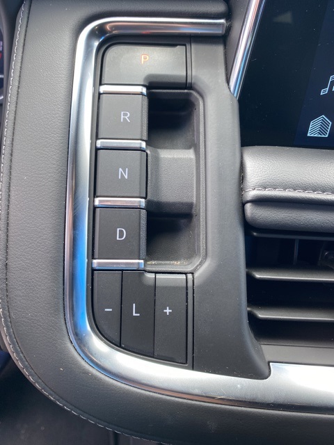 2023 Chevrolet Suburban LT photo 24
