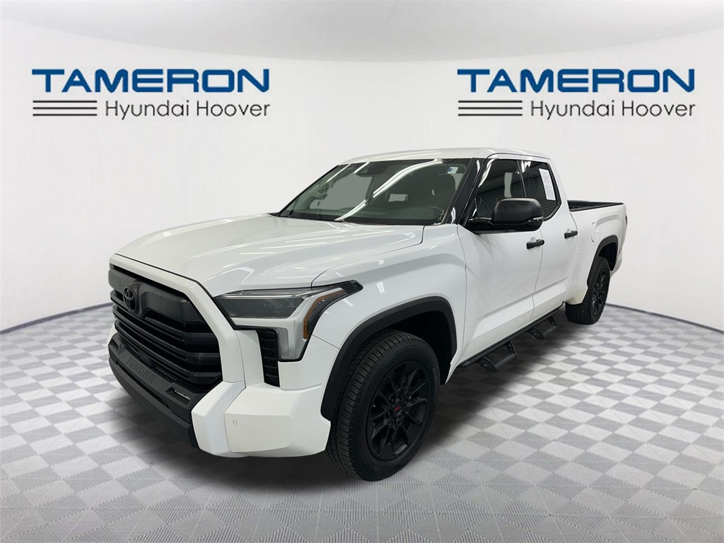 2022 Toyota Tundra SR5's photo