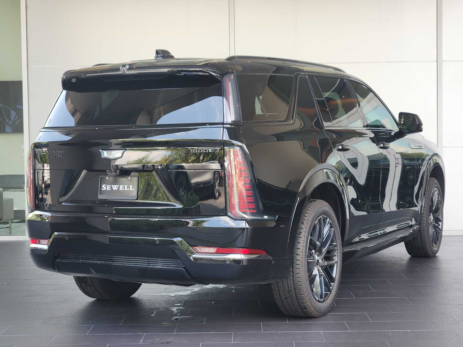 2026 Cadillac Escalade Sport photo 3