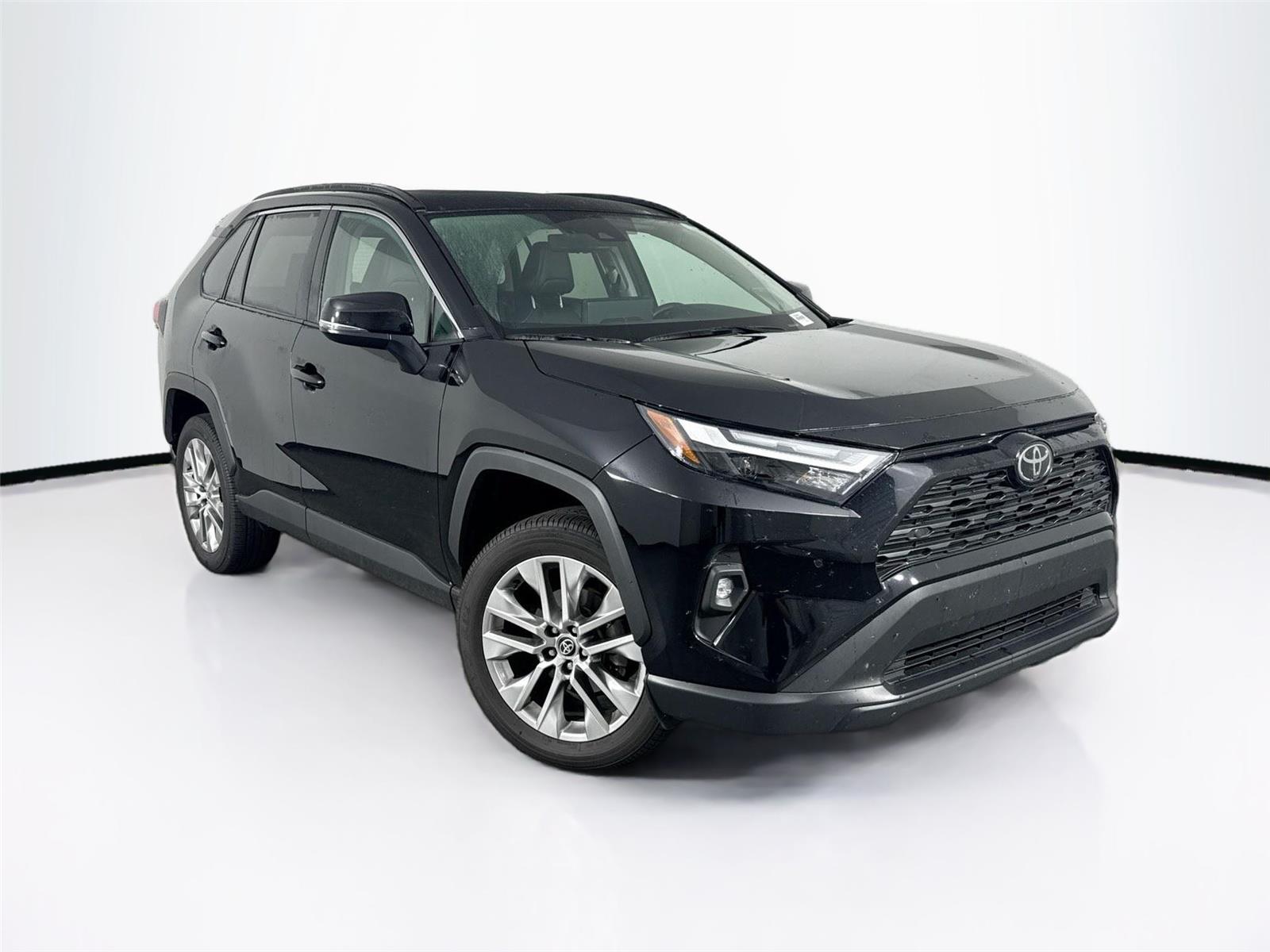 2024 Toyota RAV4 XLE Premium photo 4