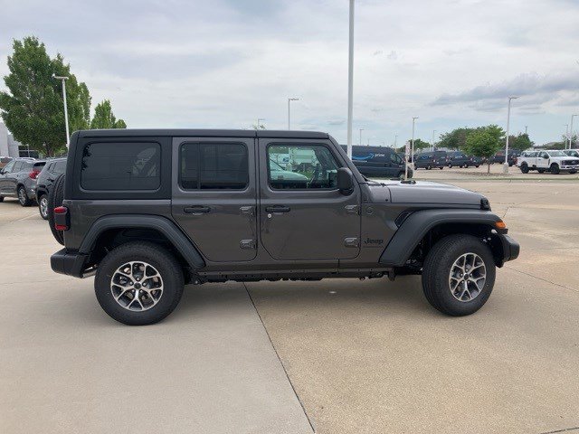 2025 Jeep Wrangler Sport S photo 4