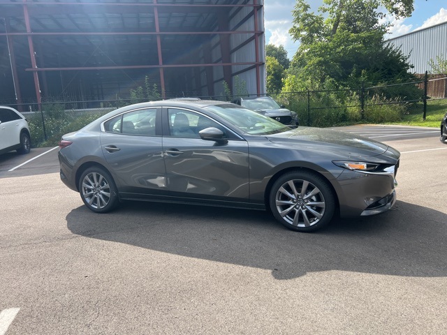 2025 Mazda Mazda3 2.5 s Preferred photo 3