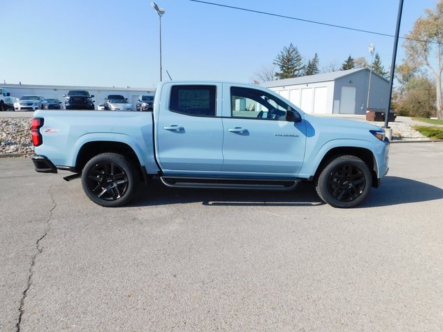 2025 Chevrolet Colorado Z71 photo 2