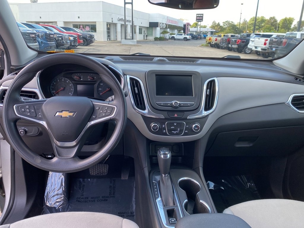 2020 Chevrolet Equinox LS photo 9
