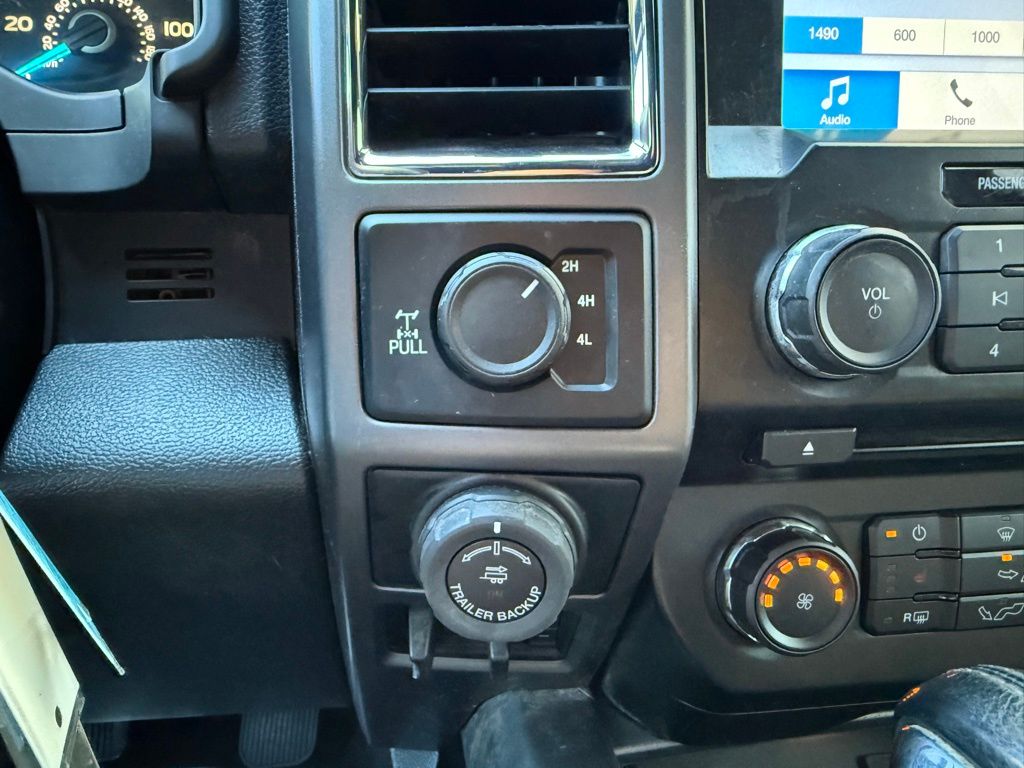 2016 Ford F-150 XLT photo 24