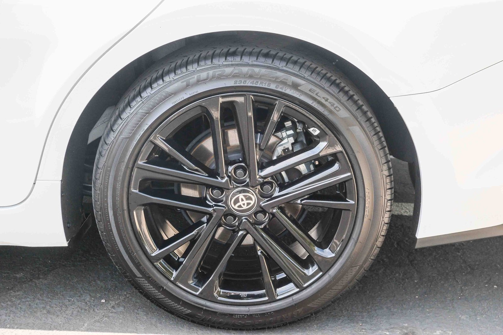 2025 Toyota Camry SE photo 6
