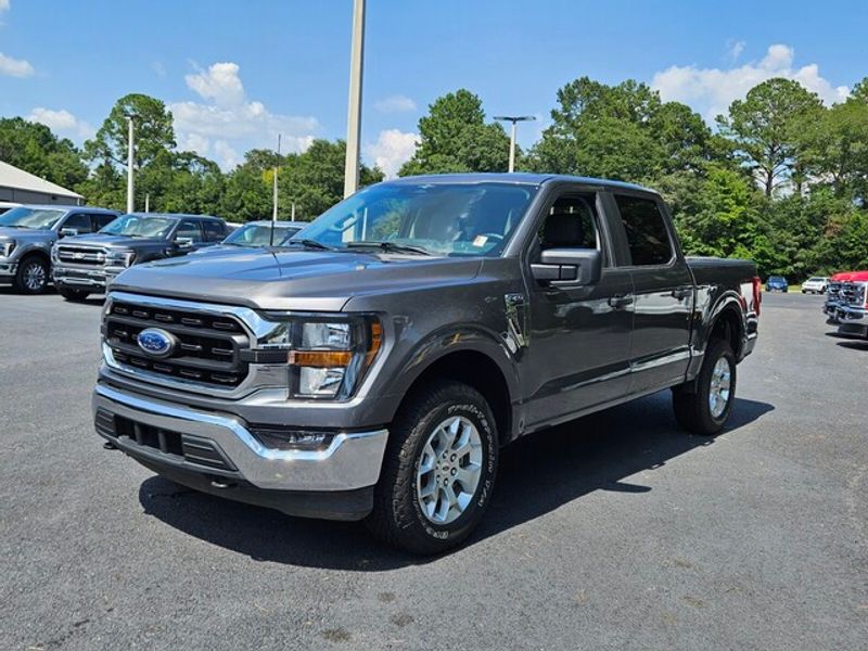 2023 Ford F-150 XLT photo 3
