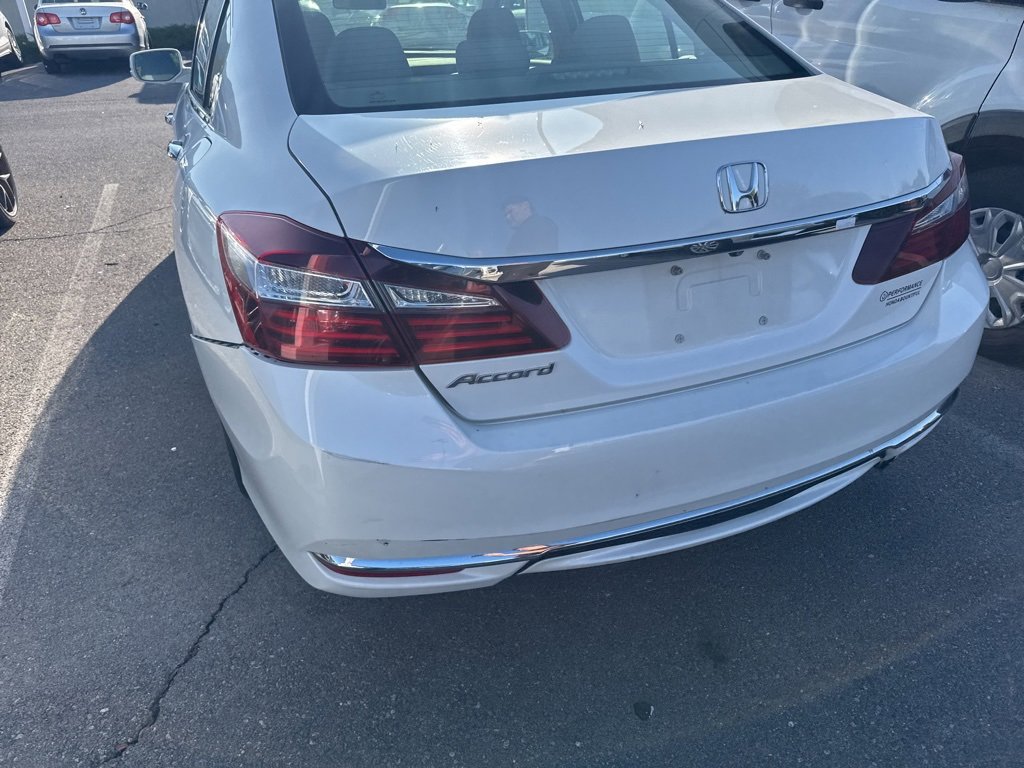 2017 Honda Accord EX photo 14