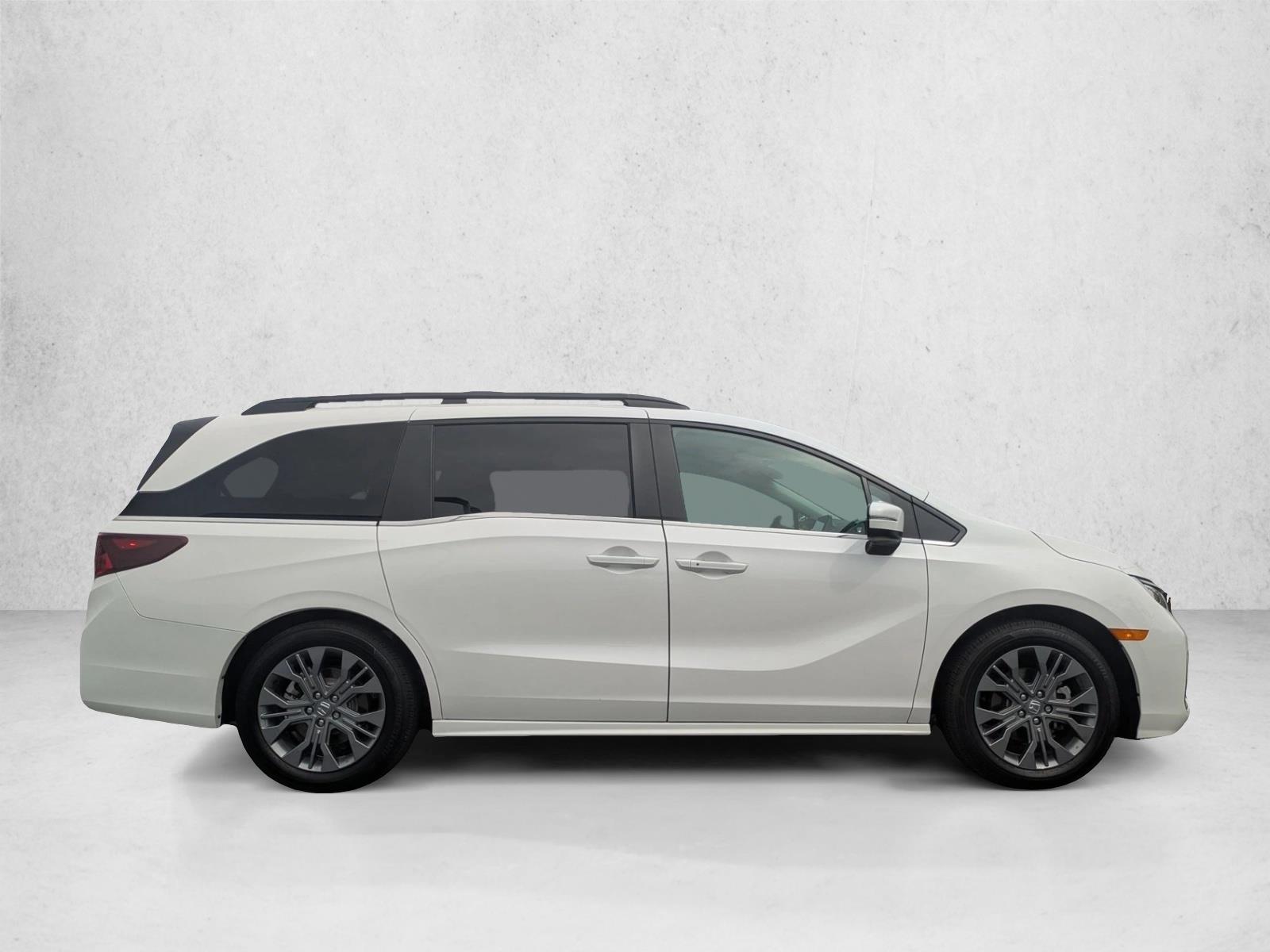2025 Honda Odyssey Touring photo 6