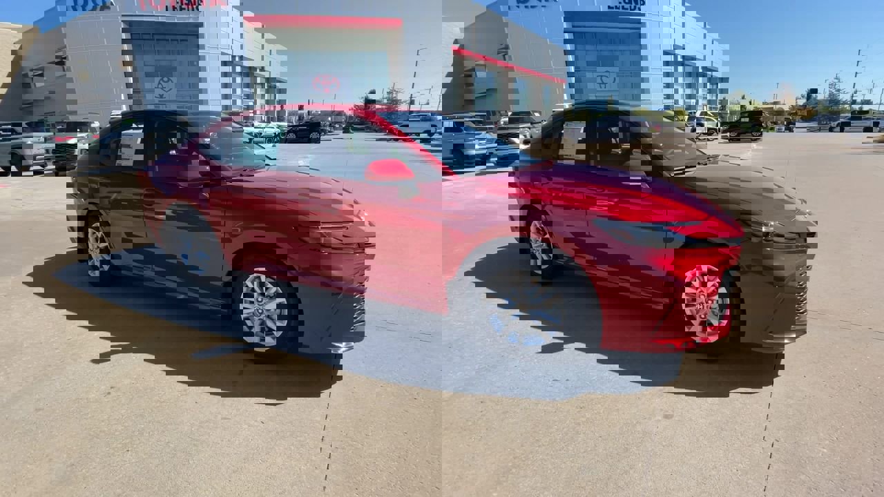 2026 Toyota Camry LE photo 2