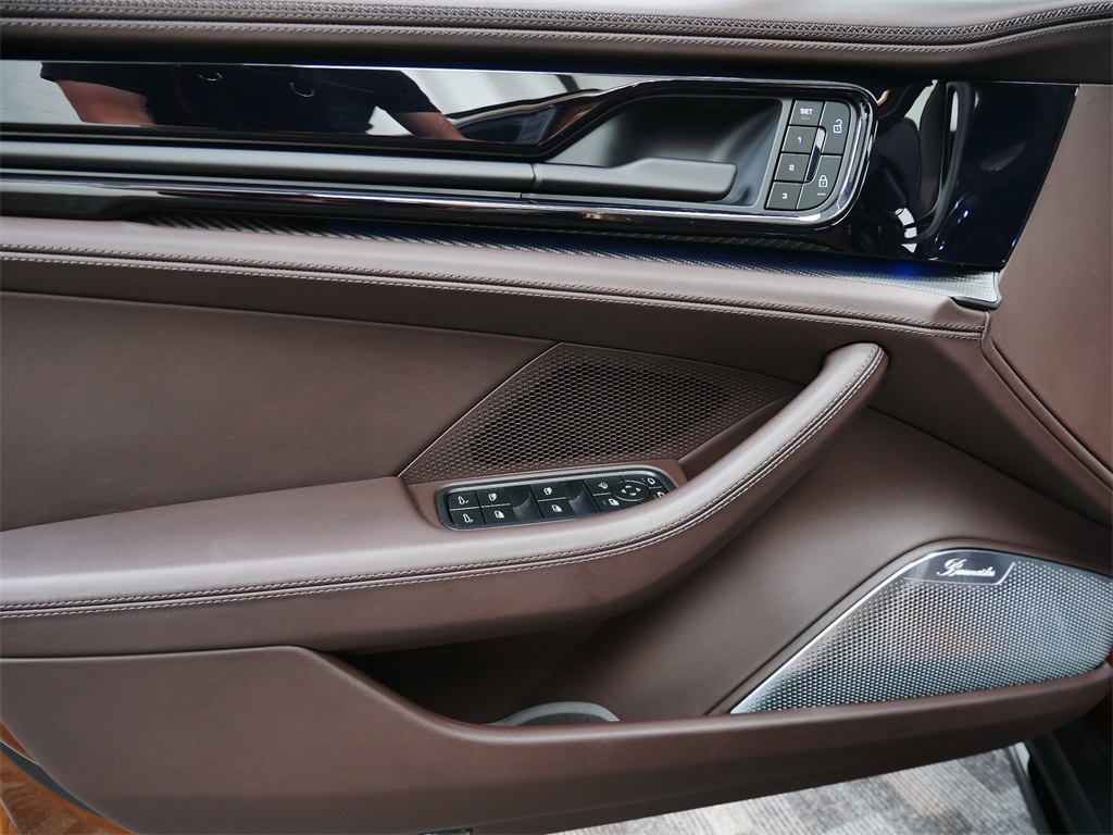 2025 Porsche Panamera GTS photo 11