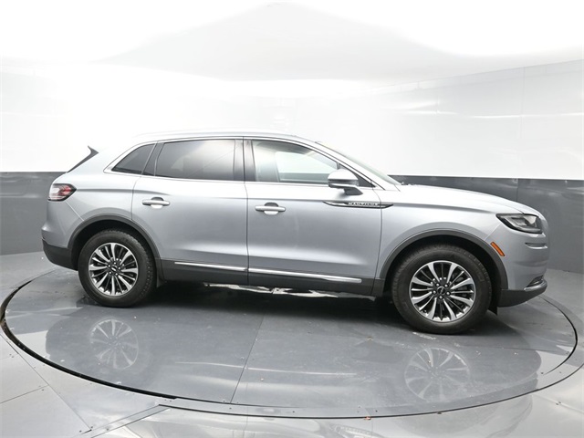 2023 Lincoln Nautilus Reserve photo 3