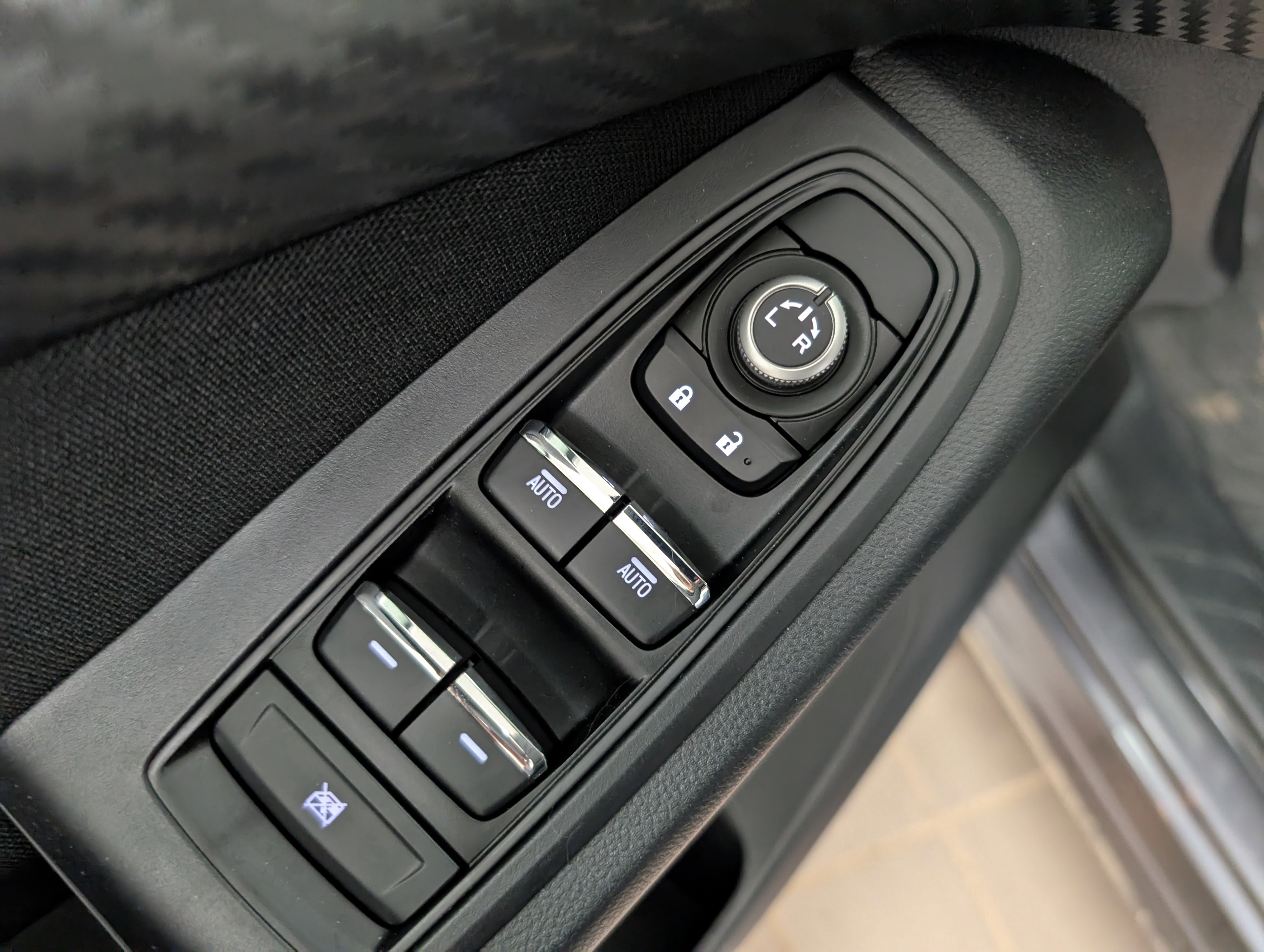 2025 Subaru Ascent Premium photo 6