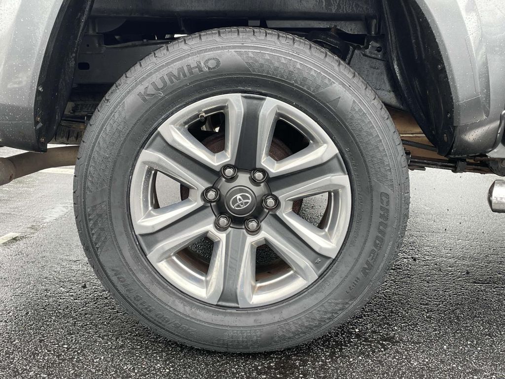 2018 Toyota Tacoma Limited photo 29