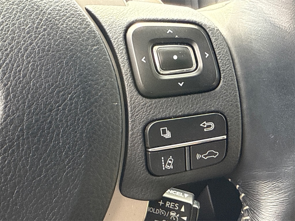 2017 Lexus IS 200t photo 24